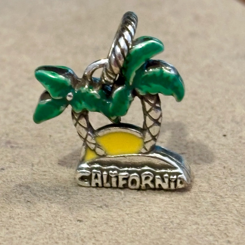 🆕Listing 🆕 Brighton California state charm Silver w Yellow sun Green palm trees
